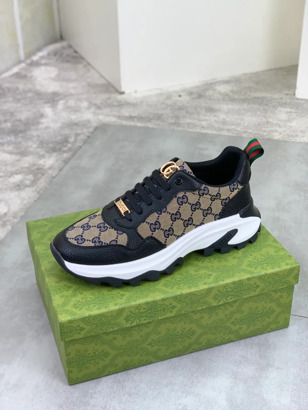 Men's shoes 💰P440💰[New model]🆘 The latest model from Gucci GUCCI official website🎁Classic casual and fashionable men's shoes👟Best model💥The version is simple and elegant, exclusive for trendy men. Unique official website latest brand elements👑Gucci original decoration, fashionable and generous, original soft calfskin fabric➕Comfortable soft first-layer pigskin lining ✅The official website specifies the wear-resistant casual outsole, the classic model is taken in kind🎬Color: 4️⃣colors available😍Number: 38-44